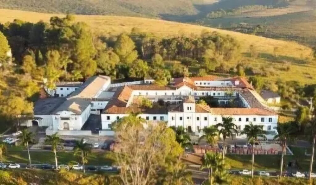 VIla-Gale-Ouro-Preto.jpg