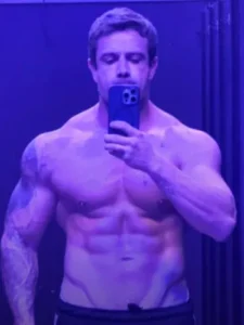 rafael-cardoso-exibe-forma-fisica-1789216344189_v2_360x480.png.webp